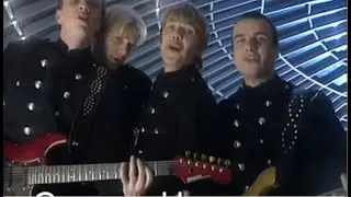 S&iacute;&eth;an skein S&oacute;l - Hall&oacute; &eacute;g elska &thorn;ig(1990)
