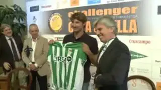 Juan Carlos Ferrero junto a Miguel Guillén
