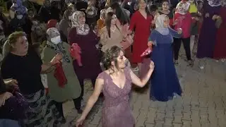 Bak Şu HALAYA Söylenen Güzel Türküye “Merik” İŞTE MESUT KURTARANIN DÜĞÜNÜ GRUP KARACA GÜNEY KAMERA