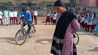 Slow cycle race