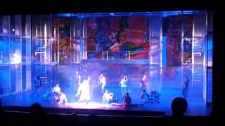 Dancing on the sidewalk - Fame Brasil