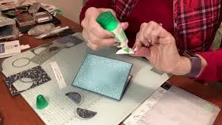 Волнистая круглая карточка