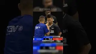 Maestro KUNG FU usa su técnica prohibida en cachetadas