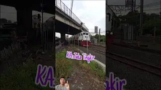 kereta Jaka Tingkir pagi menuju St.Pasar Senen Jakarta | rangkaian new generasi