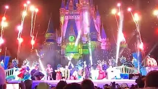 Hocus Pocus villain spooktacular magic Kingdom 