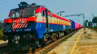 WAG⁷ Pull heavy Freight Colourful Container - 24525 NCR JHS tigerface action in W.R zone
