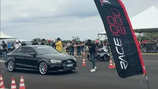 Audi RS3 Stage 3 vs Moto BMW S1000RR FU&Ccedil;ADA nos 800m