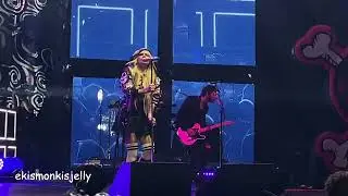Avril Lavigne - Complicated | Greatest Hits Tour