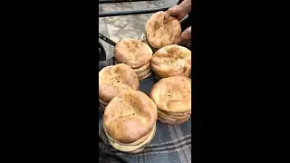 Uzbek Tandoori Naan Selling in Peshawar City, Pakistan