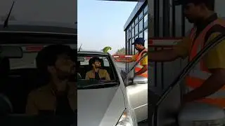 तोते ने मचाया धमाल टोल टैक्स पर #animals #funny #funnyparrot #desicomedy #birds #desihumor