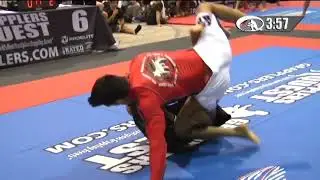 Submission - Cobrinha RUBEN CHARLES vs. JT TORRES at Grapplers Quest Pro Trials 2008