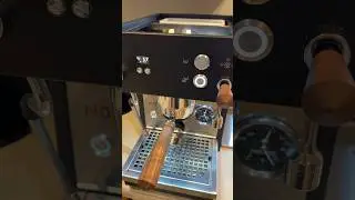 Profitec Move Squirts Water During Backflush #profitec #profitecmove #espresso