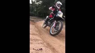 Kawasaki KLX 150L MOTOCROS (slow motion) IPHONE SE