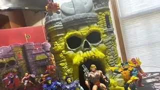 Maters Of the Universe Castle Grayskull with Space suit figure special Edition review 