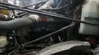 Mercedes OM460 engine running