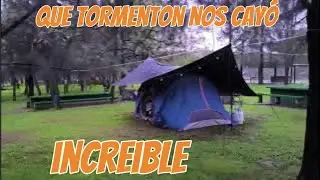 ACAMPANDO BAJO la LLUVIA en el bosque, una gran experiencia.