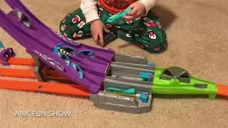 Hot Wheels Split Speeders Blade Raid Track