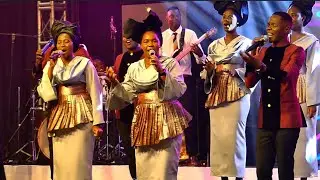 TAZAMA ZABRON SINGERS WAKIIMBA WIMBO WA SWEET LIVE MLIMANI CITY