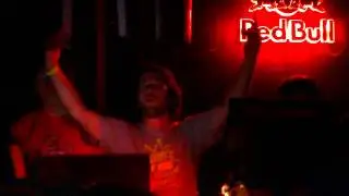 HAEZER Stagediving at KAPUTTRAVEN