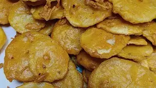 Aloo Ke Pakode ASMR Cooking #shorts​ #food​ #cooking​ #asmr​ #recipe​ #sounds​ #crunchytreats