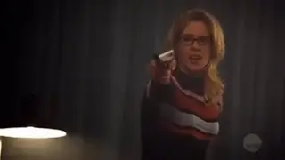 Arrow 7x08 Vigilante attacks Oliver and Felicity