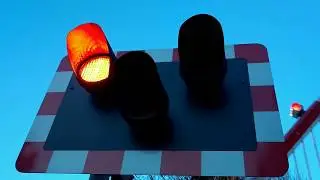 Barnes No 1 Level Crossing South West London (Hounslow Line) *Alarm is high pitched still*