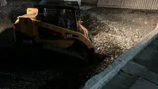 Минипогрузчик CAT 247B планировка пляжной линии