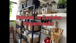 Decoração e Organização de Casa - Estante na Cozinha