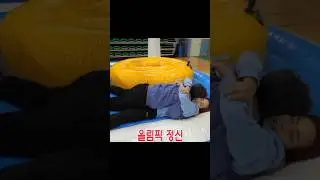 This is called &lsquo;FAIR PLAY&rsquo; in Jeonghan's language😂&hearts; #jeonghan #dino #seventeen #svt #shorts #ytshort