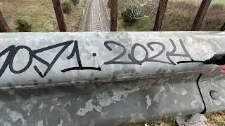 Graffiti tagging with Grog squeezer #graffiti