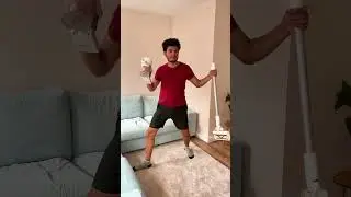 Do you dance? When you clean the house #funny #comedia  #youtubeshorts
