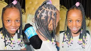 Cute and stylish Christmas hairstyle | knotless braid tutorial using Brazilian wool #christmashair 