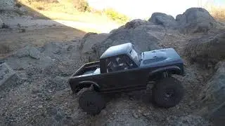 Vanquish VS-410 Ultra new crawling spot with Proline Hyrax predator compound tires
