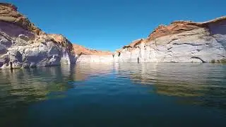 Timelapse of Houseboat traveling on Lake Powell