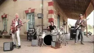 Bungee - Descarrilado (Video Oficial)