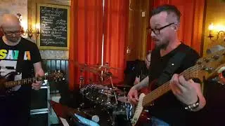 Soren Reiff Deense gitarist in Rue de la gare Emmen