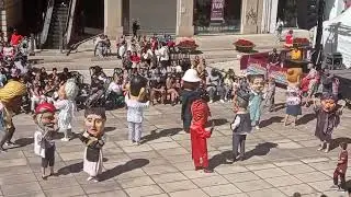els capgrosos de lleida i els gegants de Lleida a la pla&ccedil;a de Sant Joan Sant Miquel 2022