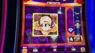 Spooky Link Mo' Mummy Bonus @hardrocktampa. #fyp #casino #slots #gambling #spooky 
