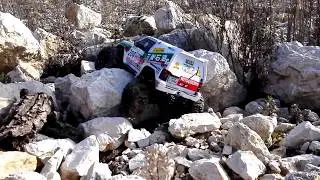 RC Carson MC10 Mountain Warrior -  rock crawling