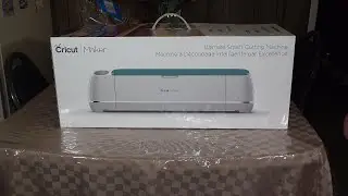 Cricut Maker unboxing and setup in 4k