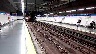 Metro de Madrid:8025 entrando en barajas L8