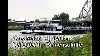 Binnenschiffe auf dem Kanal bei Utrecht