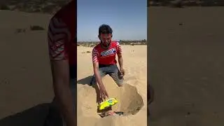 Hiding a food and drink in desert 🏜️ #lifehacks #survival #outdoors #food #camping #experiment