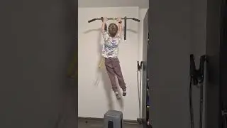 Учусь делать 15 подтягиваний день 4!!!!!