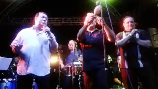 Tito Rojas -  O Me Voy o Me Quedo