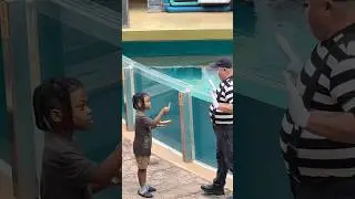 A prankster got pranked. | Tom the mime