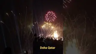 Doha fireworks magic 🎆✨ Night sky lit with beauty and joy! 🇶🇦 #Doha #Fireworks #QatarNights #SkyShow