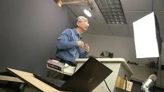 Electrical Engineering and Computer Science Professor Kevin Du in the Studio
