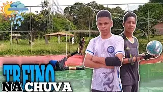 🥶TREINO NA CHUVA 🌧🌫 ( Estreia Da Bola Nova ) A quadra ta toda escorregadia