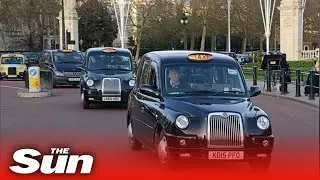 Fuel shortage crisis leaves London taxi drivers unable to work amid panic buying